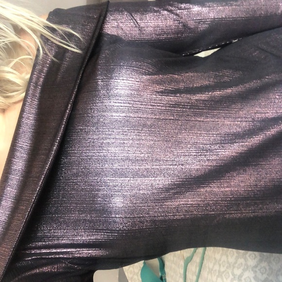 Off the shoulder dress shirt - Picture 5 of 6